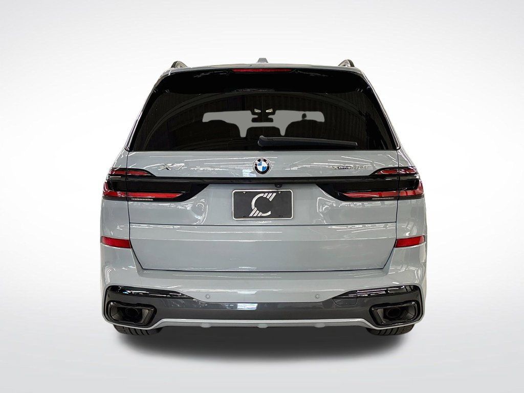 Used 2024 BMW X7 xDrive40i w/ Executive Package AWD/4WD image 4