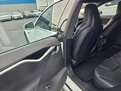 Used 2015 Tesla Model S 70D image 16