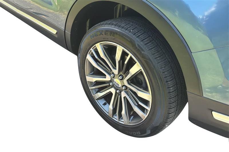 Used 2019 Ford Explorer Platinum AWD/4WD image 27