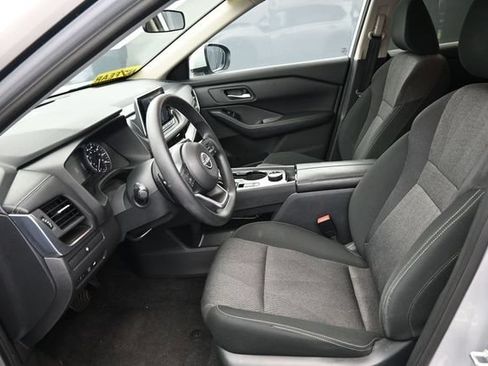 Used 2024 Nissan Rogue SV AWD/4WD image 15