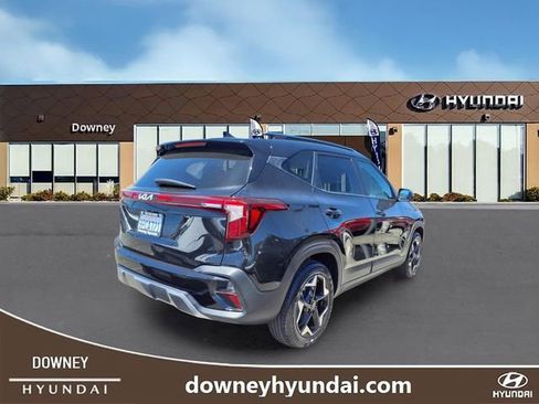 Used 2025 Kia Seltos S FWD image 3