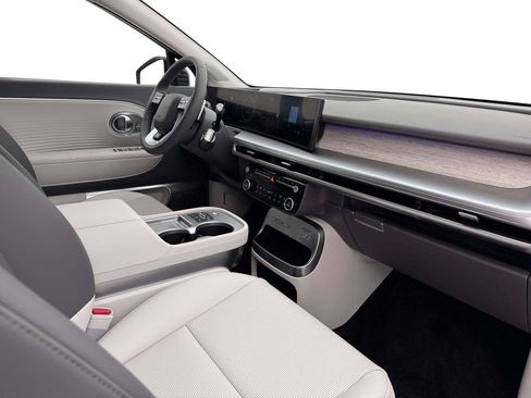 New 2026 Hyundai Ioniq 9 Limited image 16