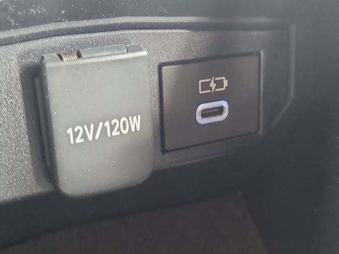 Used 2024 Toyota Corolla SE w/ Convenience Package FWD image 23