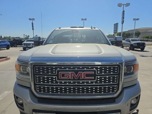 Used 2018 GMC Sierra 3500 Denali AWD/4WD image 3