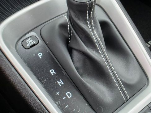 New 2025 Hyundai Venue SEL image 29