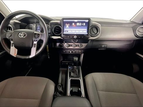 Used 2019 Toyota Tacoma SR5 AWD/4WD image 18