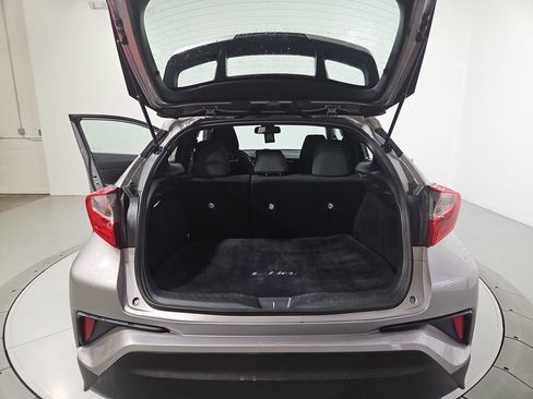 Used 2018 Toyota C-HR XLE FWD image 22