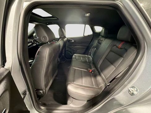 Used 2025 Chevrolet Trax RS w/ Sunroof Package image 21