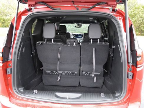 New 2026 Chrysler Pacifica Select image 31