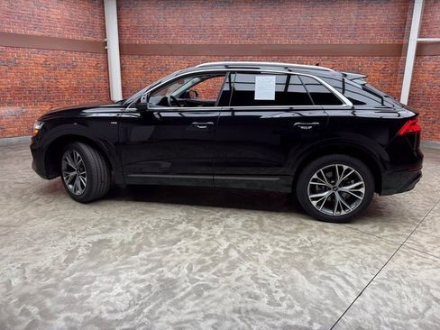 Used 2023 Audi Q8 Premium Plus image 2