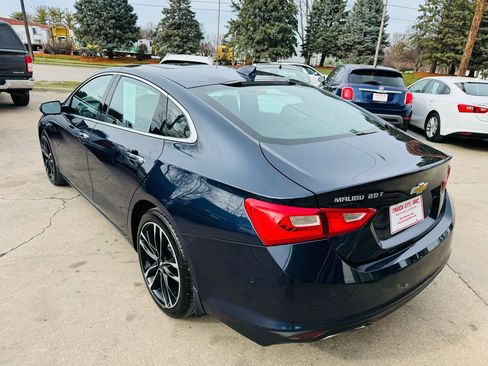 Used 2016 Chevrolet Malibu Premier w/ Driver Confidence Package II FWD image 5
