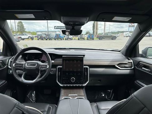 Used 2025 GMC Acadia Denali w/ Super Cruise Package AWD/4WD image 24