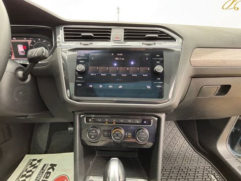 Used 2020 Volkswagen Tiguan SEL image 14