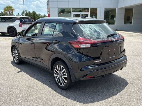 Used 2024 Nissan Kicks SV FWD image 5