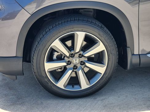 Used 2025 Honda Pilot Elite image 11