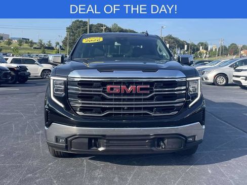 Used 2025 GMC Sierra 1500 SLT AWD/4WD image 2