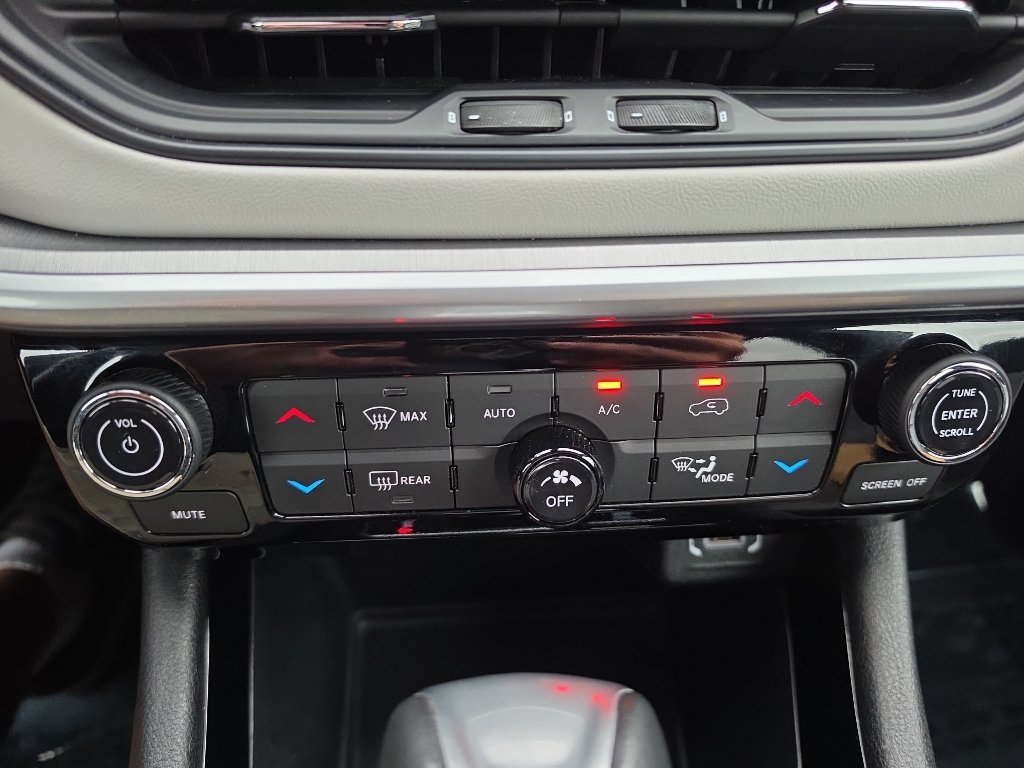 Used 2025 Jeep Compass Limited AWD/4WD image 28