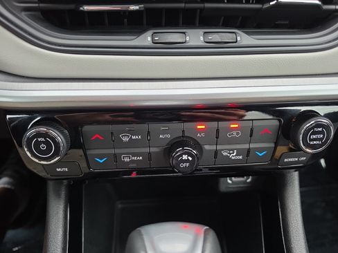 Used 2025 Jeep Compass Limited AWD/4WD image 28