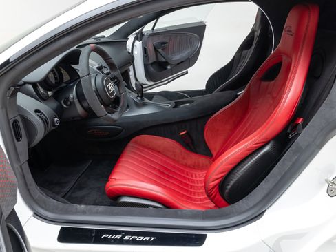 Used 2021 Bugatti Chiron Pur Sport image 8