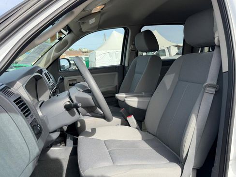 Used 2006 Dodge Dakota ST image 18