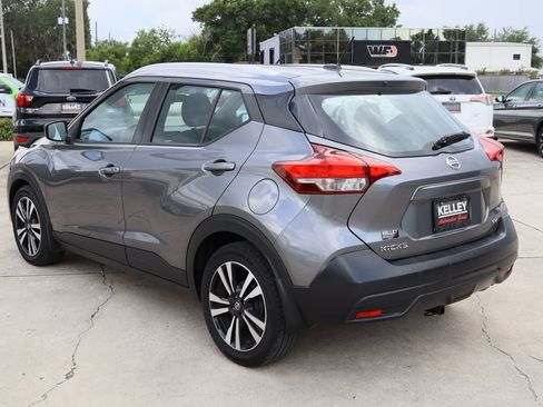 Used 2018 Nissan Kicks SV FWD image 7