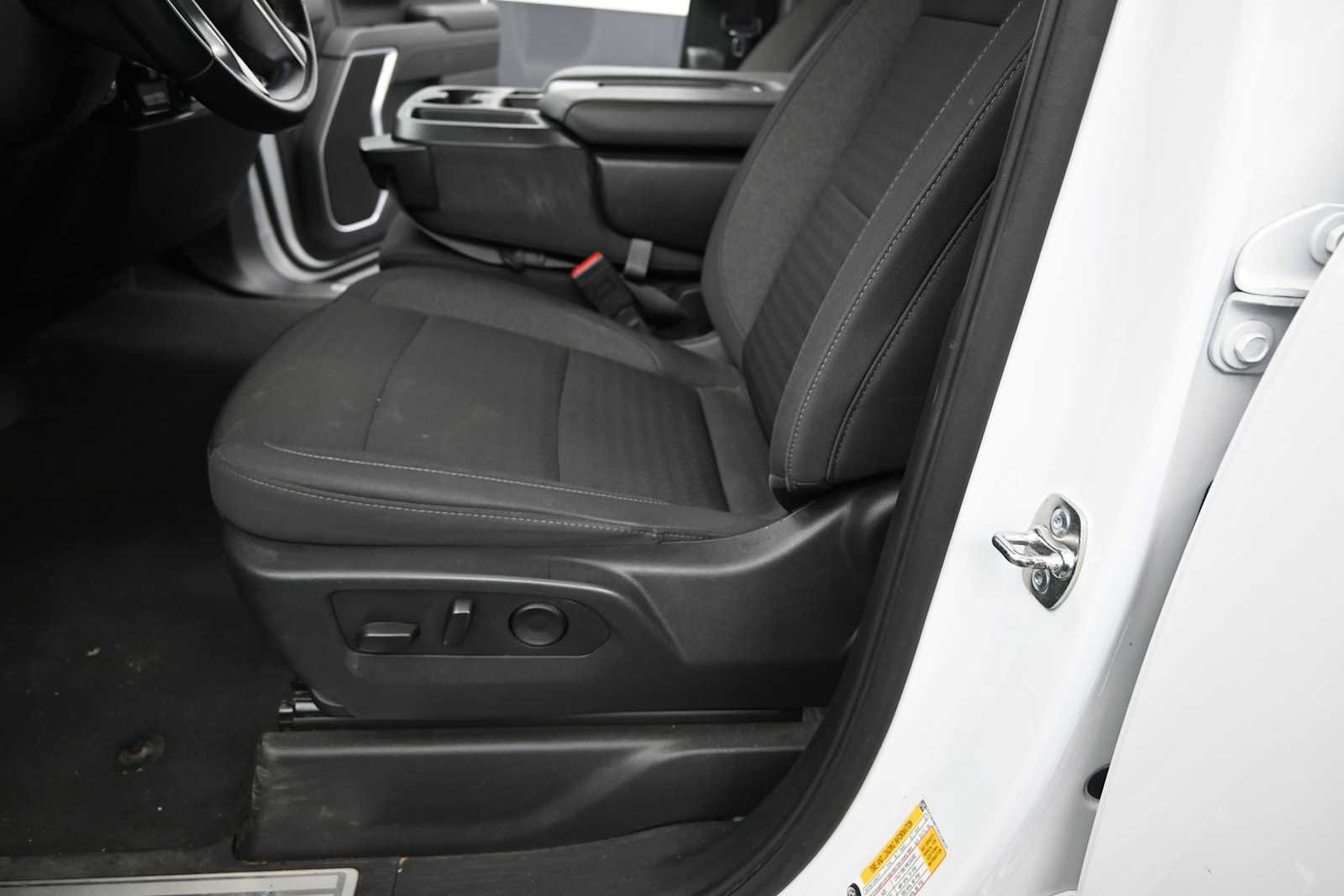 Used 2025 Chevrolet Silverado 2500 LT w/ Convenience Package AWD/4WD image 22