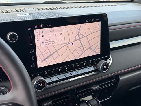 Used 2024 Chevrolet Colorado Z71 w/ Z71 Convenience Package 2 image 24