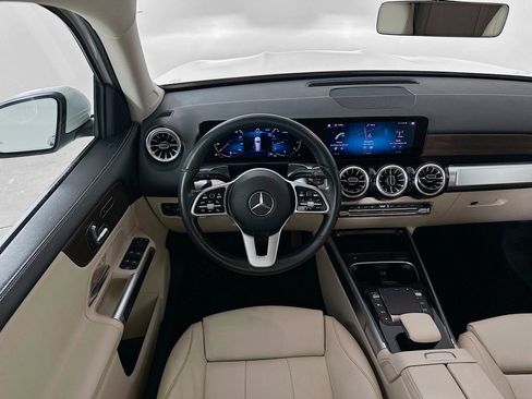 Used 2022 Mercedes-Benz GLB 250 4MATIC image 31