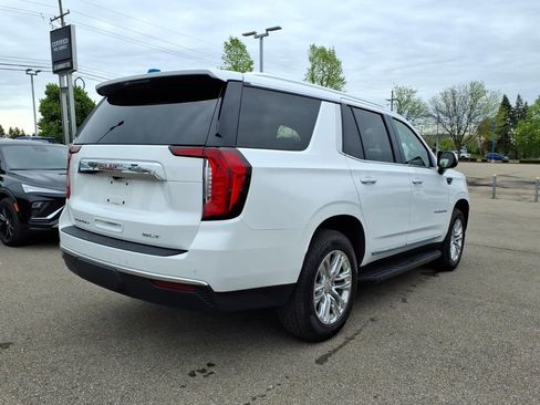 Used 2022 GMC Yukon SLT w/ SLT Premium Package AWD/4WD image 4