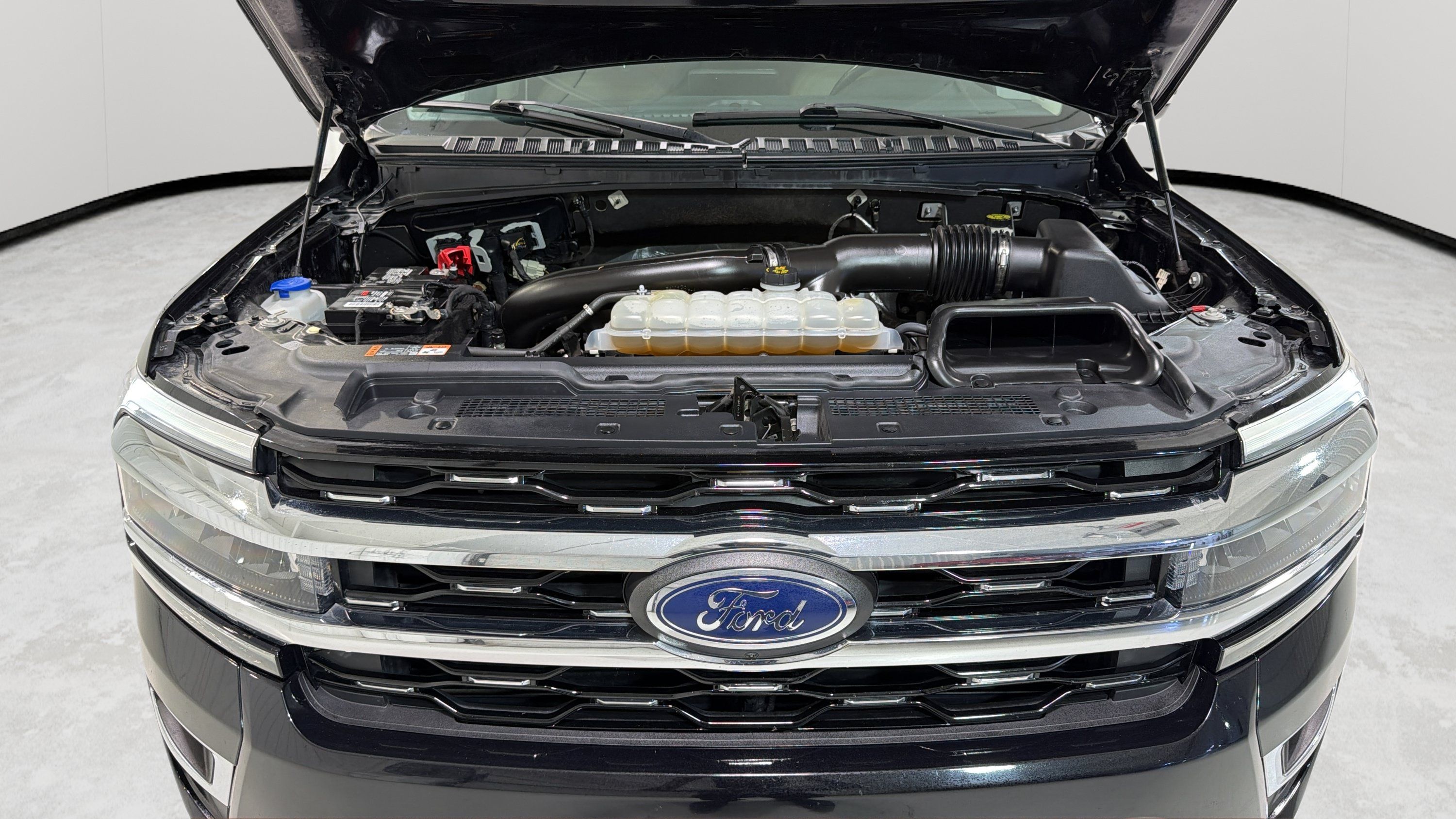 Used 2023 Ford Expedition Limited RWD image 28