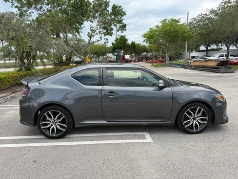 Used 2014 Scion tC FWD image 8