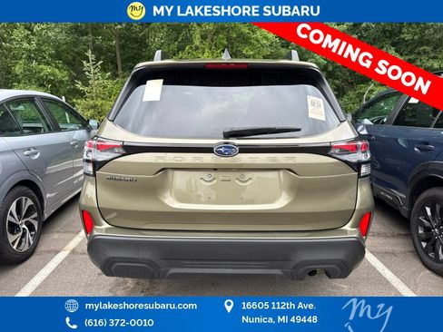 Used 2025 Subaru Forester Premium AWD/4WD image 5