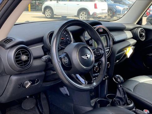Used 2018 MINI Cooper 2-Door Hardtop image 13