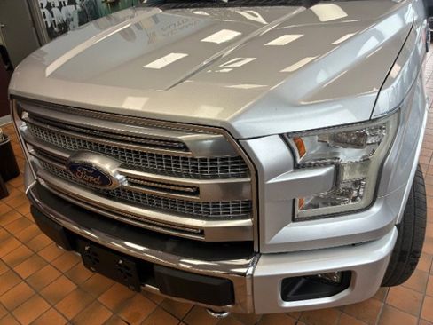 Used 2015 Ford F150 Platinum w/ Equipment Group 701A Luxury image 9