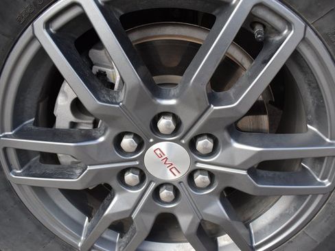 Used 2025 GMC Acadia Elevation image 9