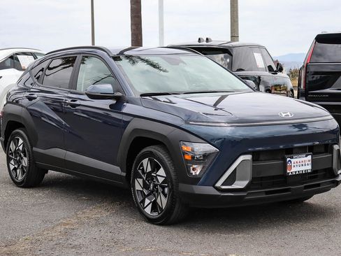 Used 2024 Hyundai Kona SEL FWD image 3