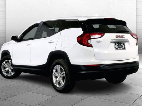 Used 2024 GMC Terrain SLE image 10