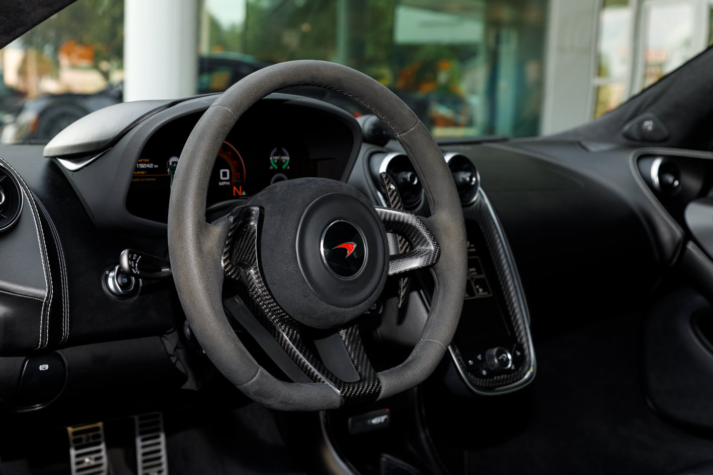 Used 2018 McLaren 570S RWD image 44