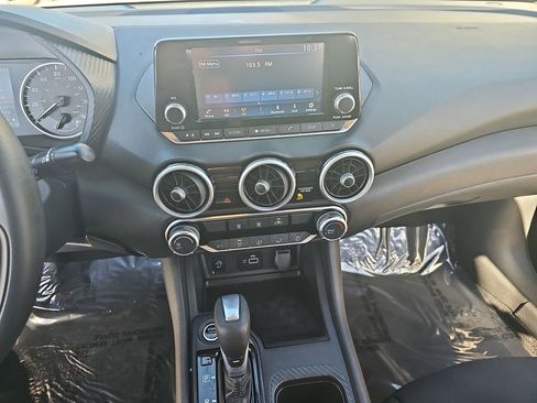 Used 2025 Nissan Sentra S image 19