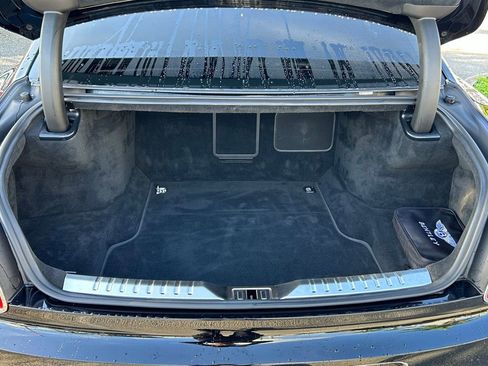 Used 2021 Bentley Flying Spur V8 image 47