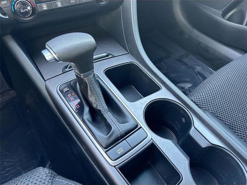 Used 2019 Kia Optima S image 17