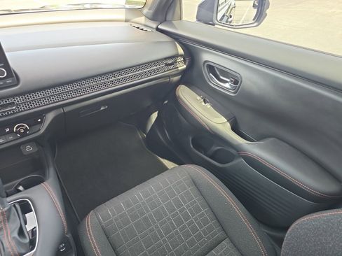 Certified 2025 Honda HR-V Sport image 12