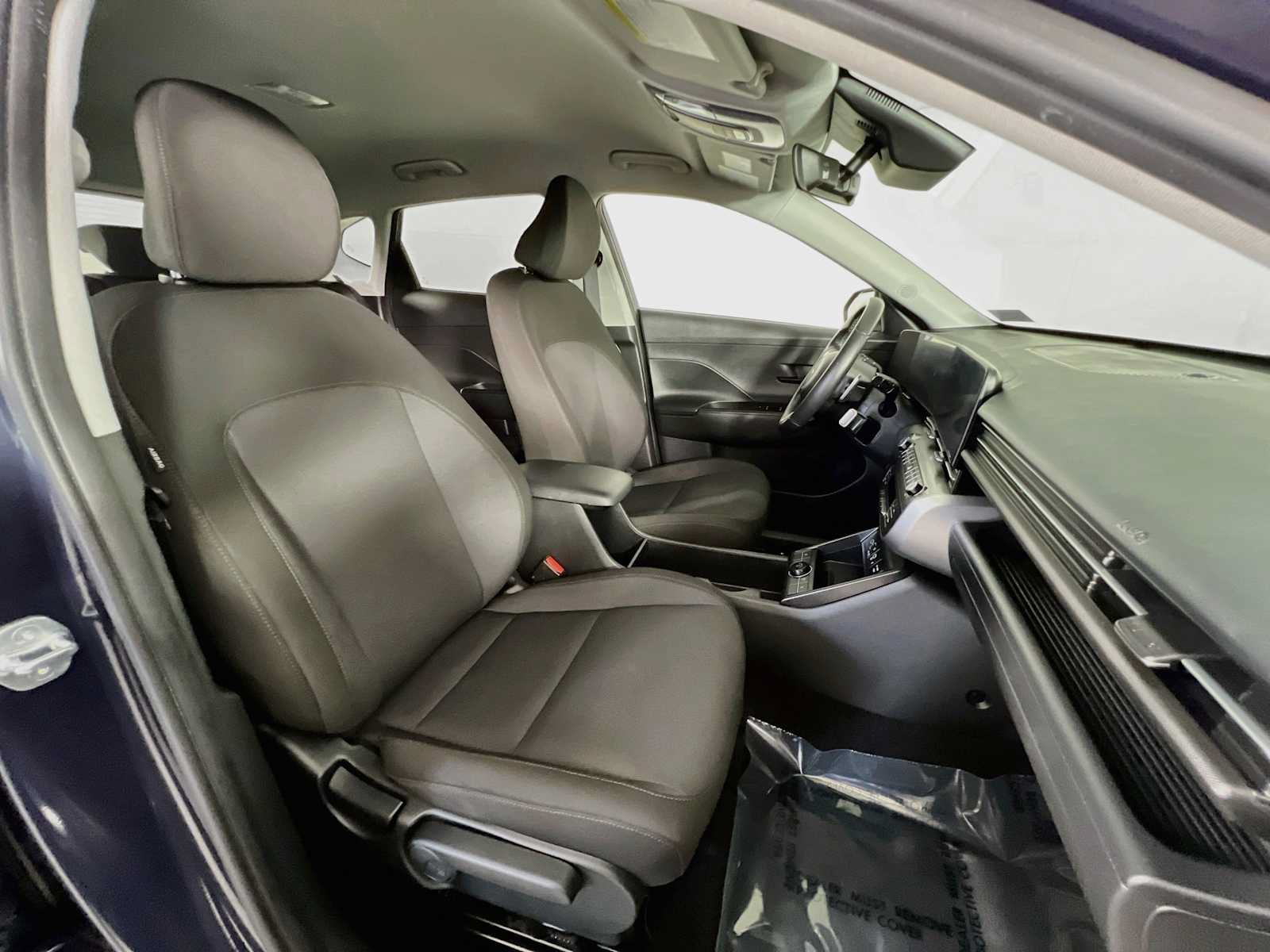 Certified 2024 Hyundai Kona SEL w/ Convenience Package AWD/4WD image 29