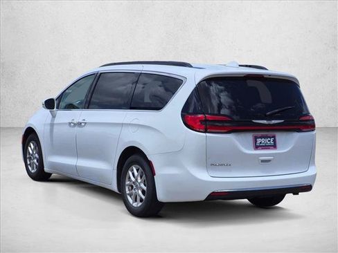 Used 2022 Chrysler Pacifica Touring-L FWD image 7
