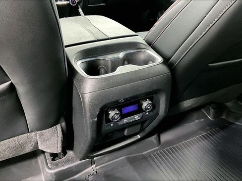 Used 2024 Chevrolet Traverse RS AWD/4WD image 30