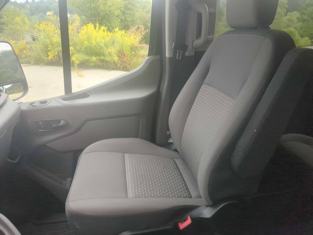 Used 2024 Ford Transit 350 XLT RWD image 11