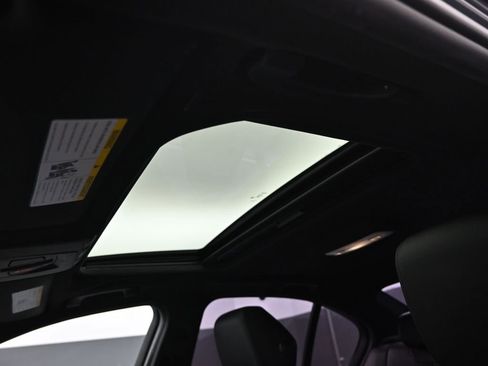 Used 2018 BMW 330e w/ Convenience Package image 19