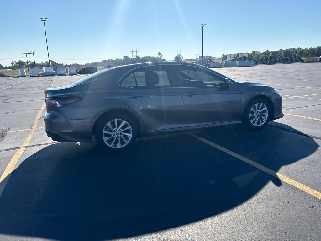 Used 2021 Toyota Camry LE FWD image 12