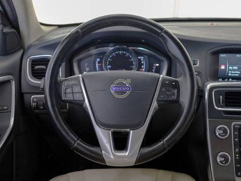 Used 2016 Volvo S60 T5 Premier w/ Convenience Package image 7