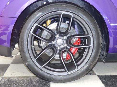 Used 2019 Dodge Challenger SRT Hellcat Redeye image 28